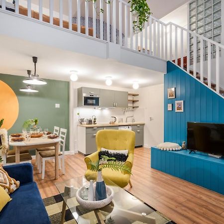 Colorful Designer Home In The Heart Of Будапеща Екстериор снимка