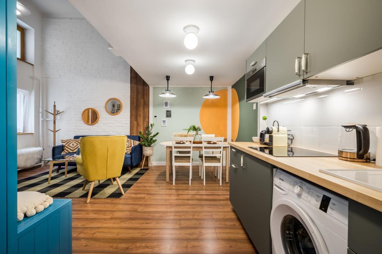 Colorful Designer Home In The Heart Of Будапеща Екстериор снимка